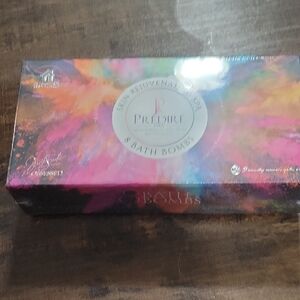 NIB Predire Rainbow Bath Bomb Set - Multicolor